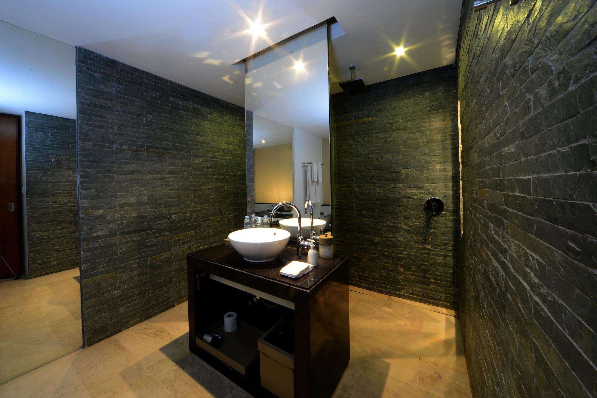 The Quay Boutique Hotel Phnom Penh Dış mekan fotoğraf