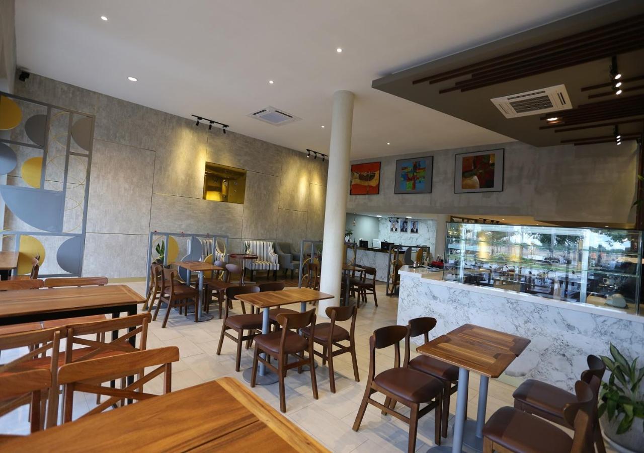 The Quay Boutique Hotel Phnom Penh Dış mekan fotoğraf